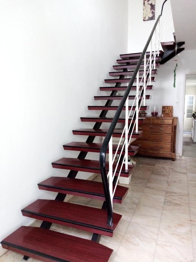 Upstairs Home 蓬塔德尔加达 外观 照片